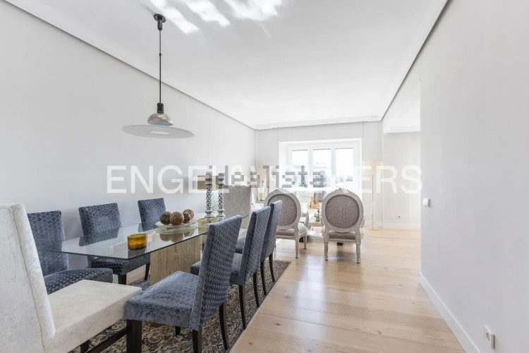 Piso en venta en Avenida de Pío XII