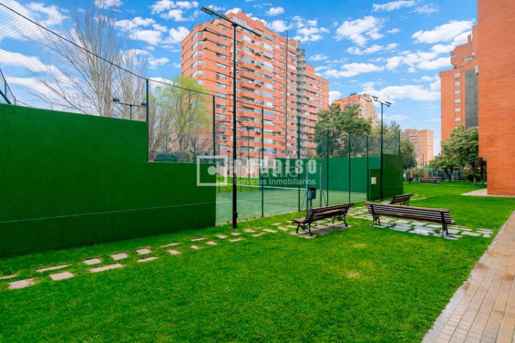 Piso fantástico apartamento en la avenida de burgos en Madrid