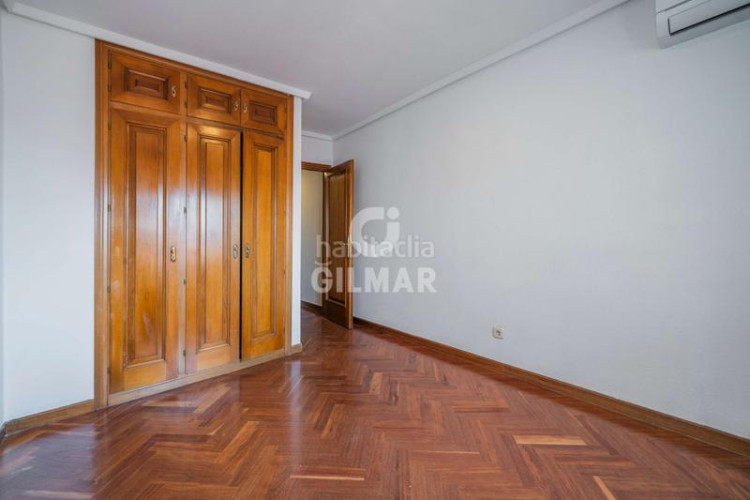 Ático  exclusivo con terraza y dos plazas de garaje en Castilla chamartínen el codiciado barrio de Castilla, dentro del prestigios en Madrid