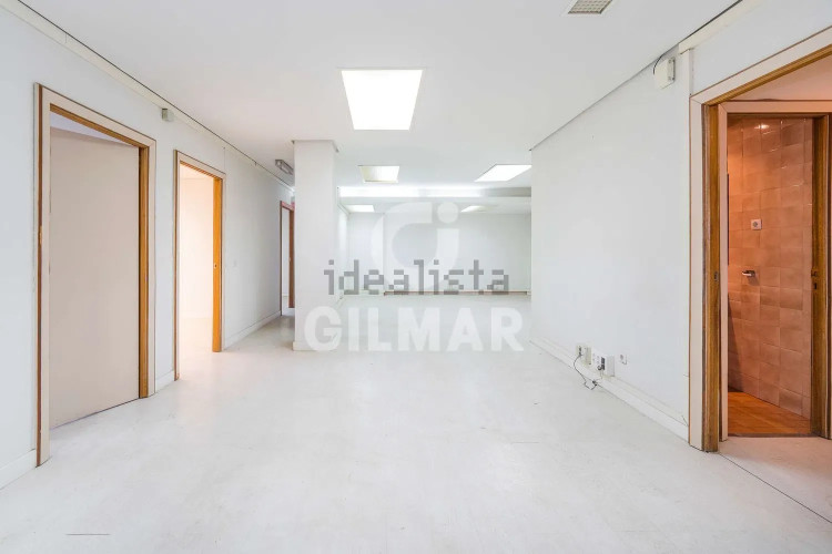 Piso en Castilla con plaza de garaje