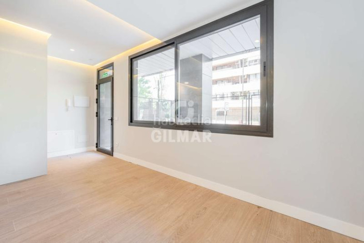 Piso licencia de hospedaje y máxima rentabilidad en el nuevo eje castellana nortese presenta esta exclusiva propiedad con lic en Madrid
