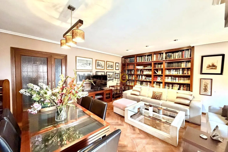 Piso en calle de Pastora Imperio