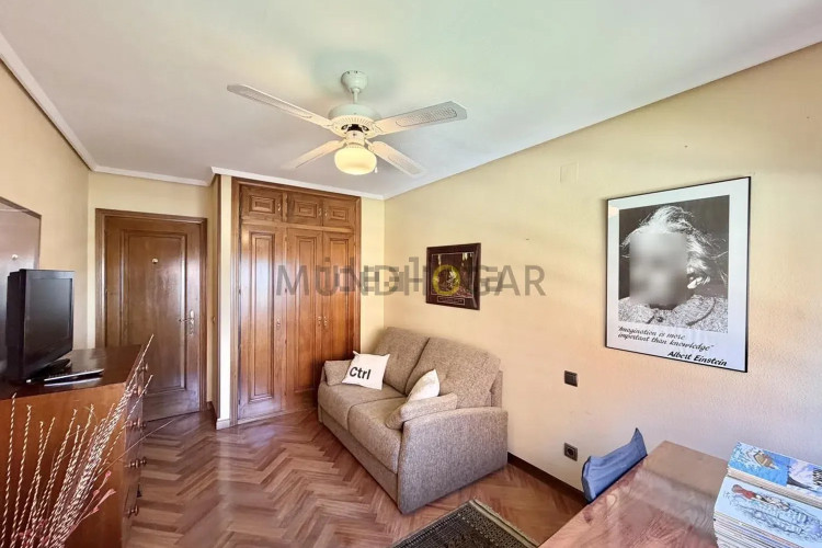 Piso en calle de Pastora Imperio