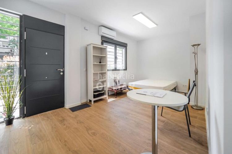 Apartamento este elegante apartamento de 1 dormitorio se encuentra en el barrio de Castilla, en el distrito de chamartín, . con una c en Madrid