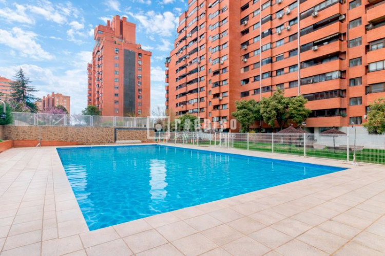 Piso fantástico apartamento en la avenida de burgos en Madrid