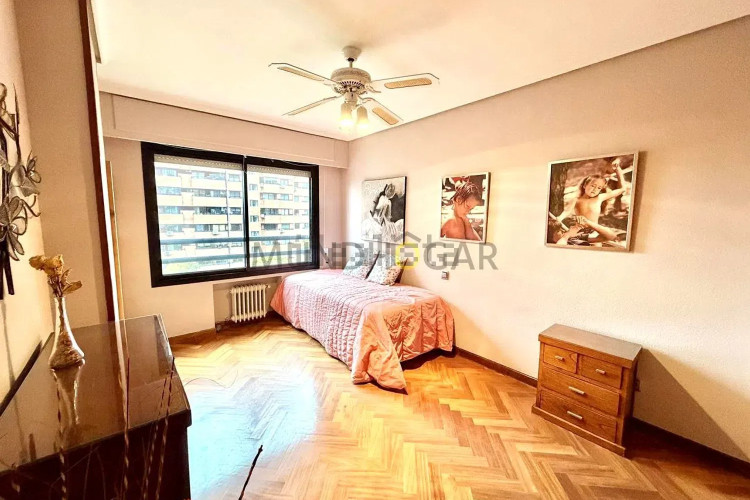 Piso en calle de Pastora Imperio