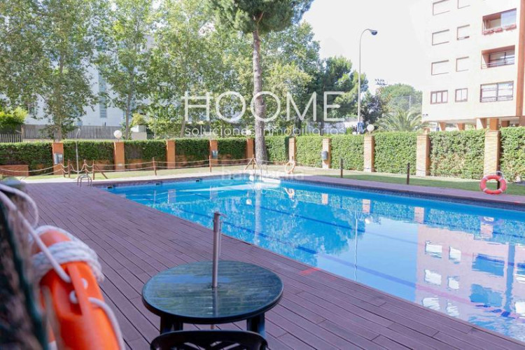 Ático atico con 20 metros de terraza, piscina, garaje opcional, 3 habitaciones 2 baños a estrenar, Castillachamartin en Madrid