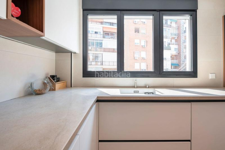 Piso  en venta en c. de núñez morgado en Castilla Madrid