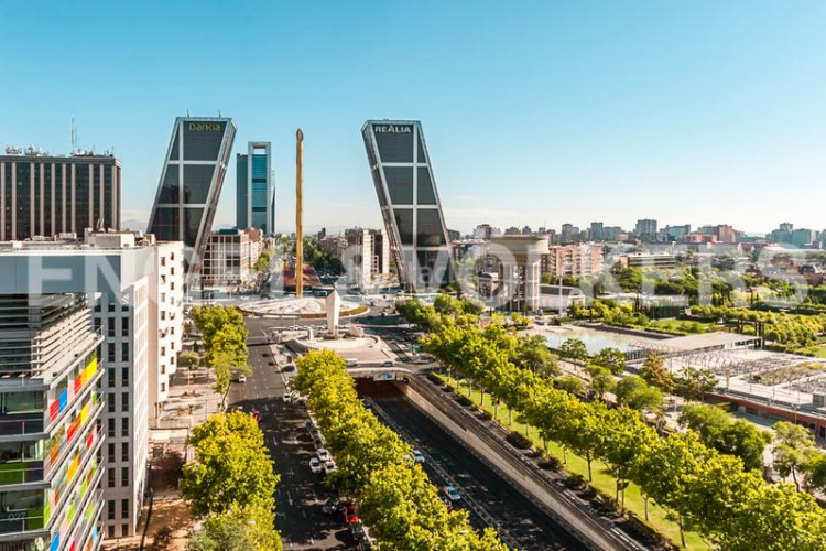 Apartamento maravilloso piso con vistas espectaculares y garaje en chamartín en Madrid