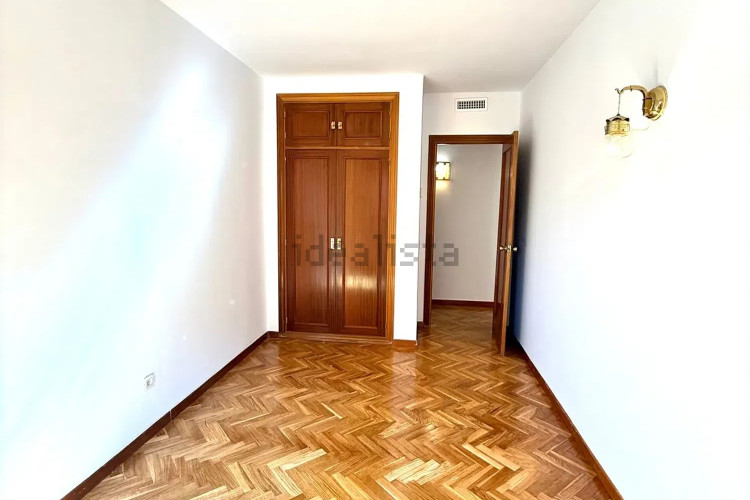 Piso en avenida de Pío XII