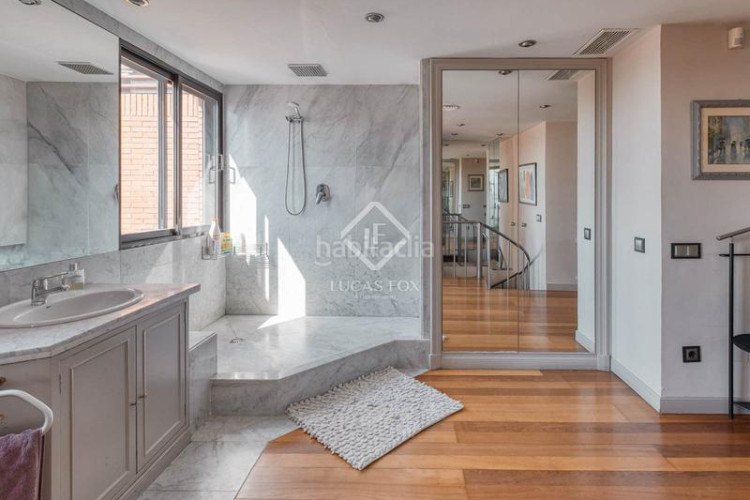 Piso exclusivo ático dúplex de 3 dormitorios con vistas incomparables en venta en chamartín, en Madrid