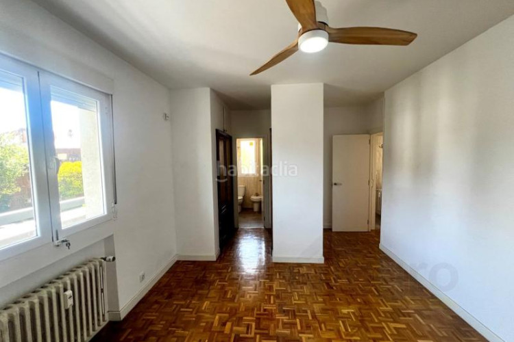 Piso exclusiva vivienda en finca representativa con piscina, garaje, y trastero en zona chamartín. en Madrid