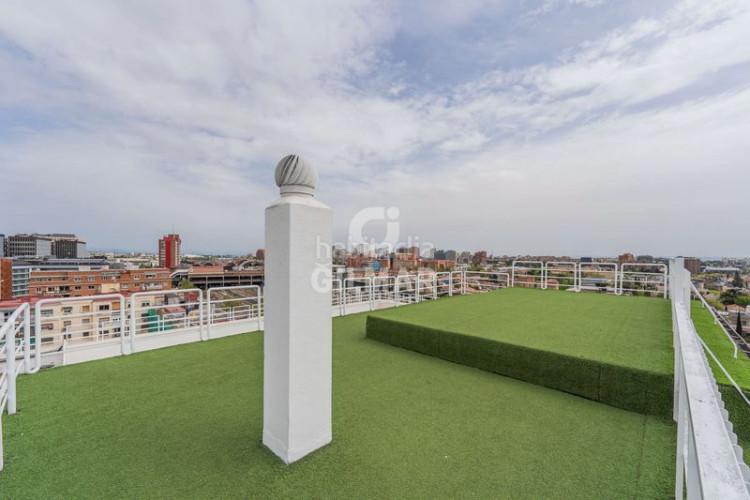 Piso se vende fantástico piso en altura ubicado en el corazón del barrio de Castilla, dentro del distrito de chamartín. con una superf en Madrid