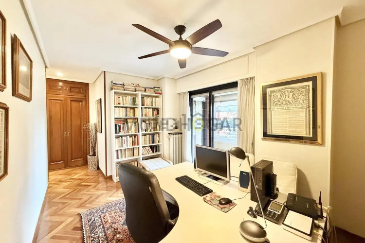 Piso en calle de Pastora Imperio