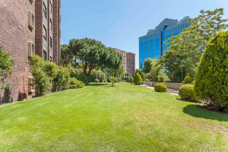 Apartamento maravilloso piso con vistas espectaculares y garaje en chamartín en Madrid