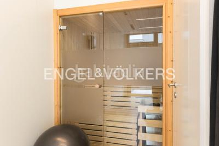 Apartamento espectacular bajo con jardín de obra nueva en Madrid