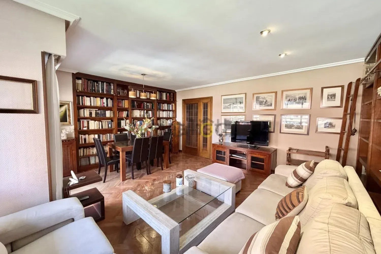 Piso en calle de Pastora Imperio