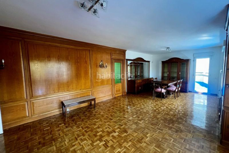 Piso exclusiva vivienda en finca representativa con piscina, garaje, y trastero en zona chamartín. en Madrid
