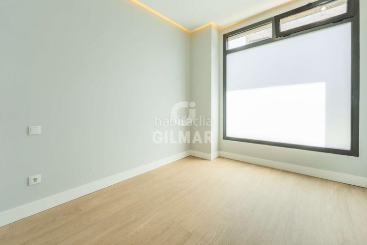 Piso licencia de hospedaje y máxima rentabilidad en el nuevo eje castellana nortese presenta esta exclusiva propiedad con lic en Madrid