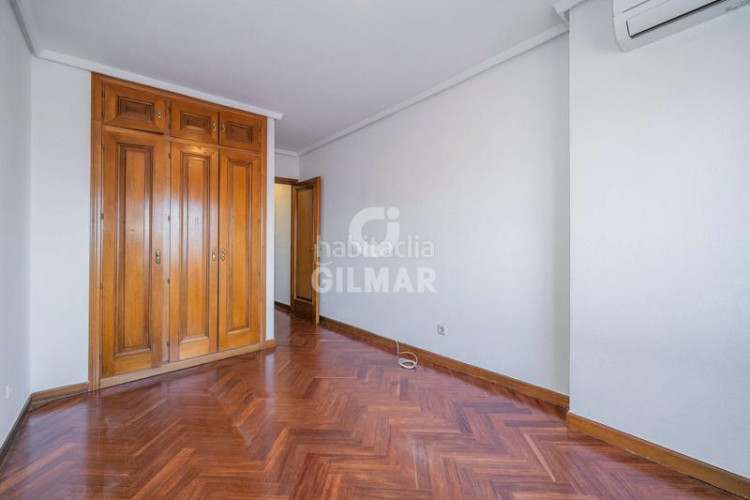 Ático  exclusivo con terraza y dos plazas de garaje en Castilla chamartínen el codiciado barrio de Castilla, dentro del prestigios en Madrid