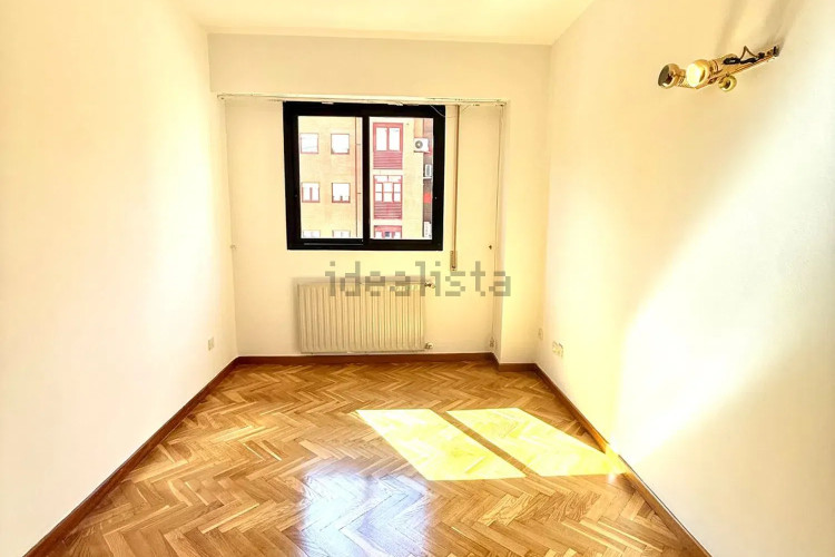 Piso en avenida de Pío XII