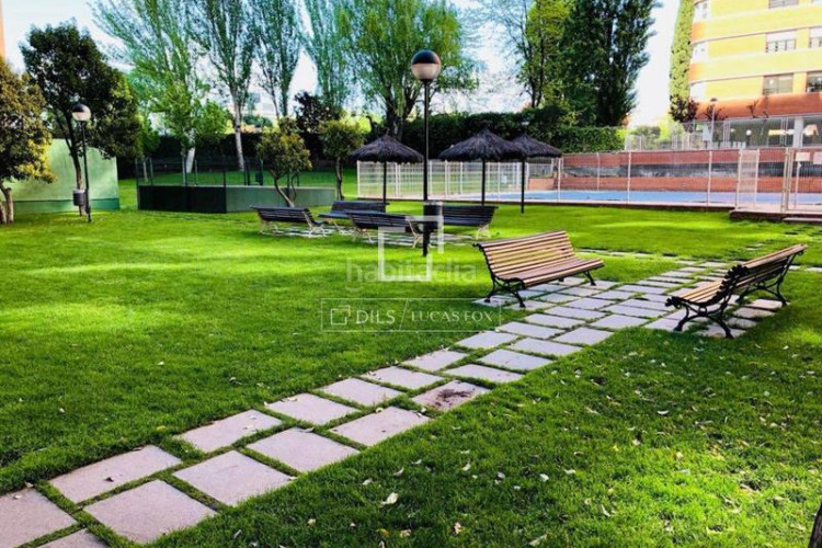Ático exclusivo ático dúplex de 3 dormitorios con vistas incomparables en venta en chamartín, en Madrid