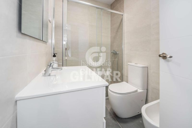 Apartamento este elegante apartamento de 44 m2 se encuentra ubicado en el barrio de Castilla, en el distrito de chamartín, . consta d en Madrid