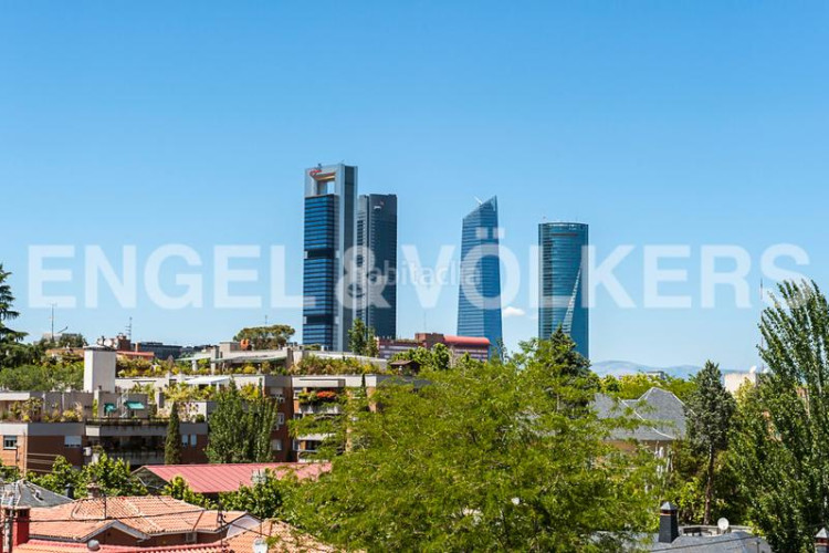 Apartamento maravilloso piso con vistas espectaculares y garaje en chamartín en Madrid