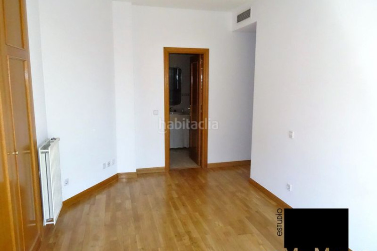 Piso estudio home ofrece magnifico piso de 124m², en la zona de la estación de chamartín. en Madrid