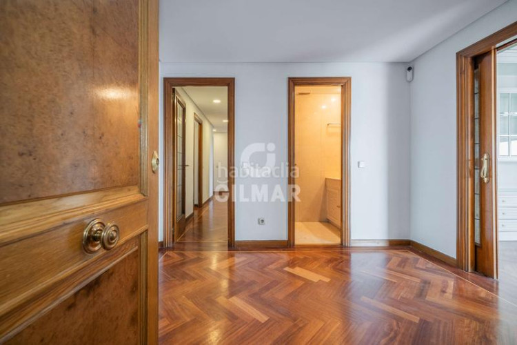 Ático  exclusivo con terraza y dos plazas de garaje en Castilla chamartínen el codiciado barrio de Castilla, dentro del prestigios en Madrid