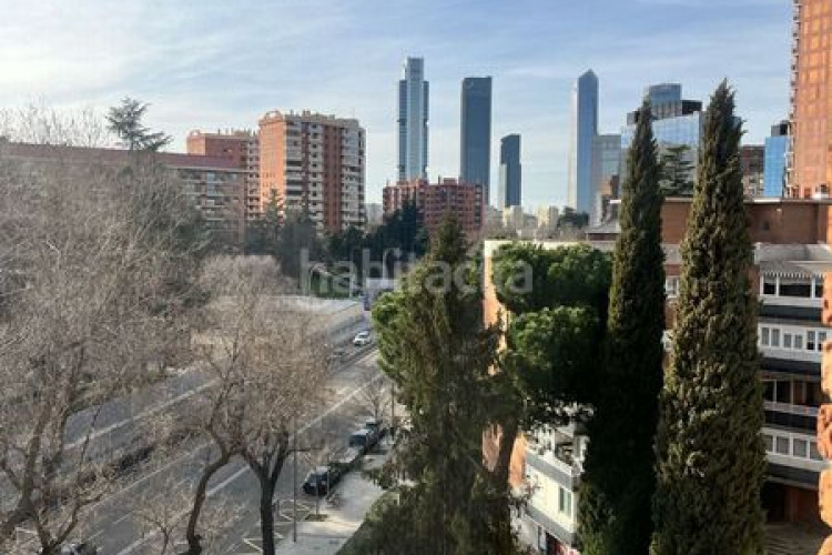 Ático inmejorable oportunidad de 3 habitaciones en Castilla en Madrid