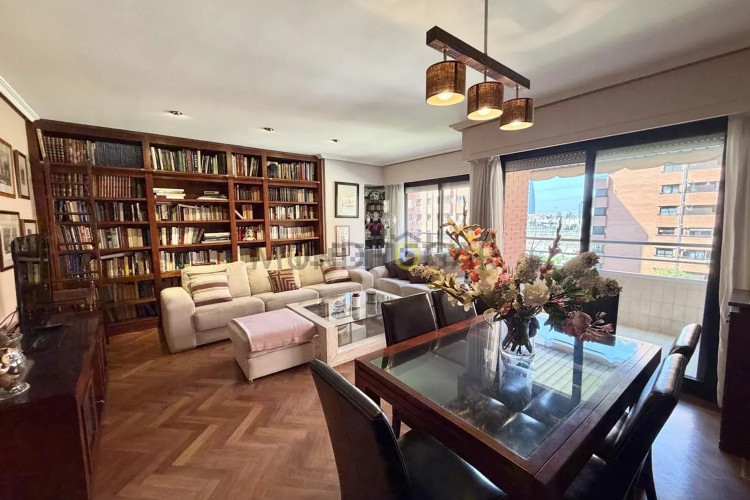 Piso en calle de Pastora Imperio