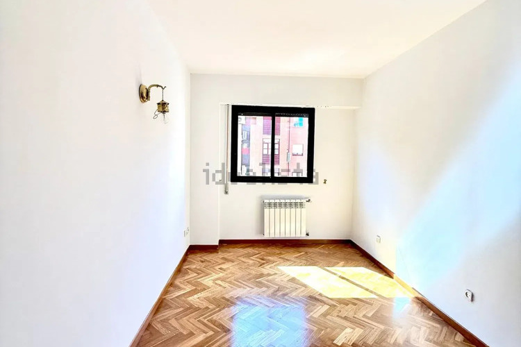 Piso en avenida de Pío XII