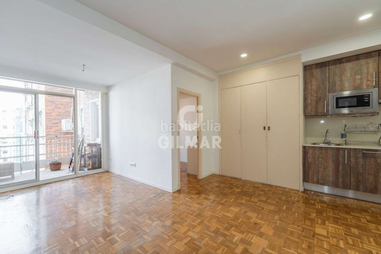 Piso se vende fantástico piso en altura ubicado en el corazón del barrio de Castilla, dentro del distrito de chamartín. con una superf en Madrid