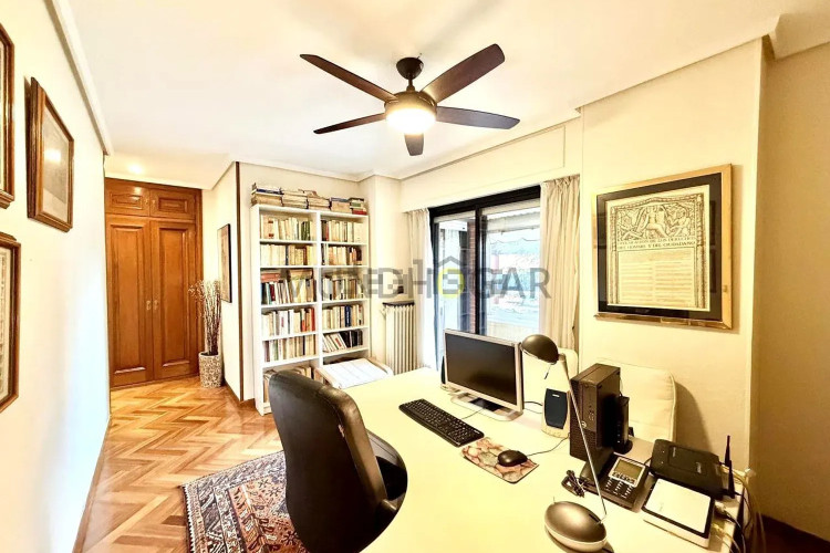 Piso en calle de Pastora Imperio