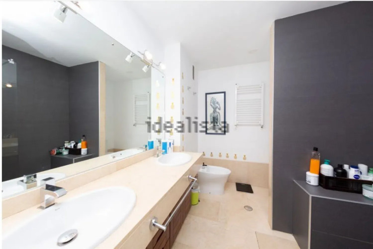 Piso en avenida de Pío XII