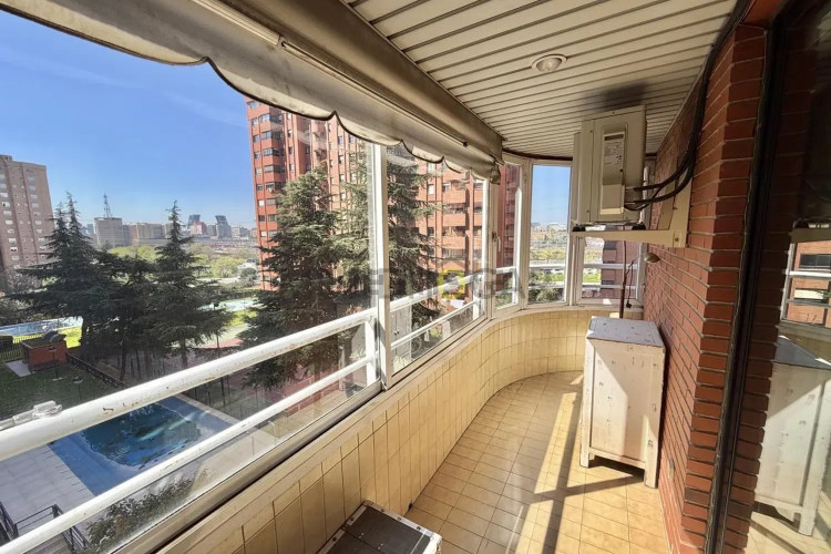 Piso en calle de Pastora Imperio