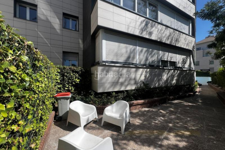 Piso exclusiva vivienda en finca representativa con piscina, garaje, y trastero en zona chamartín. en Madrid