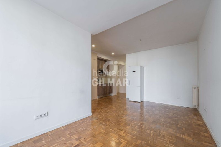 Piso se vende fantástico piso en altura ubicado en el corazón del barrio de Castilla, dentro del distrito de chamartín. con una superf en Madrid