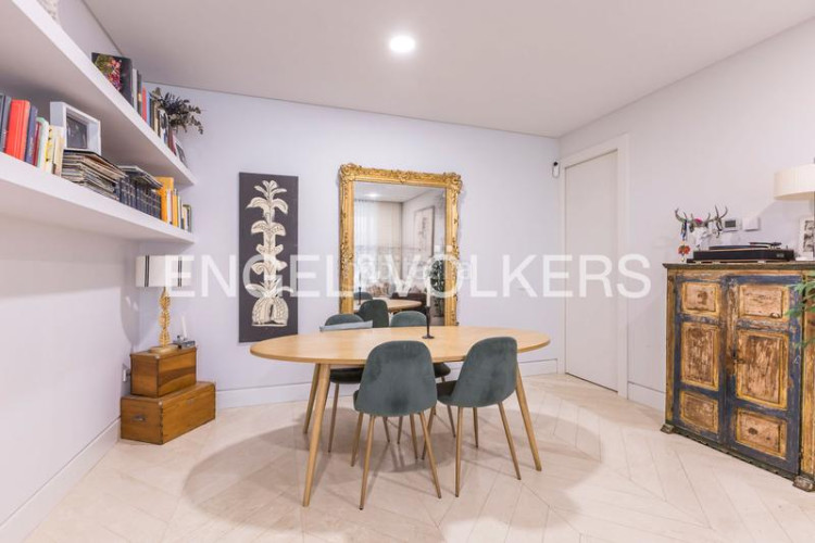 Apartamento espectacular bajo con jardín de obra nueva en Madrid