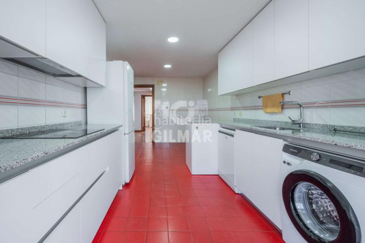 Ático  exclusivo con terraza y dos plazas de garaje en Castilla chamartínen el codiciado barrio de Castilla, dentro del prestigios en Madrid