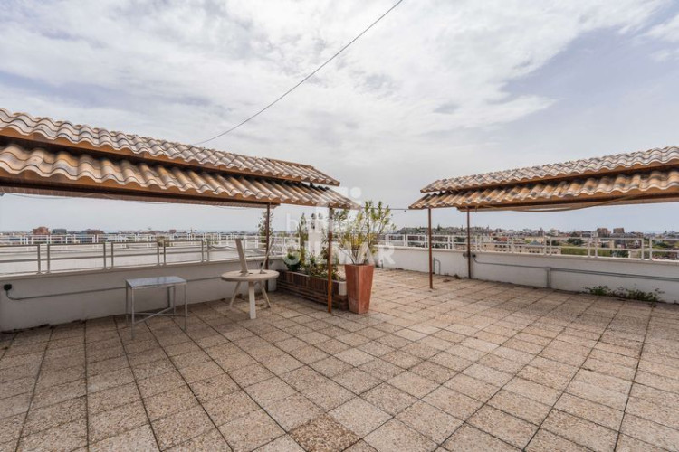 Piso se vende fantástico piso en altura ubicado en el corazón del barrio de Castilla, dentro del distrito de chamartín. con una superf en Madrid