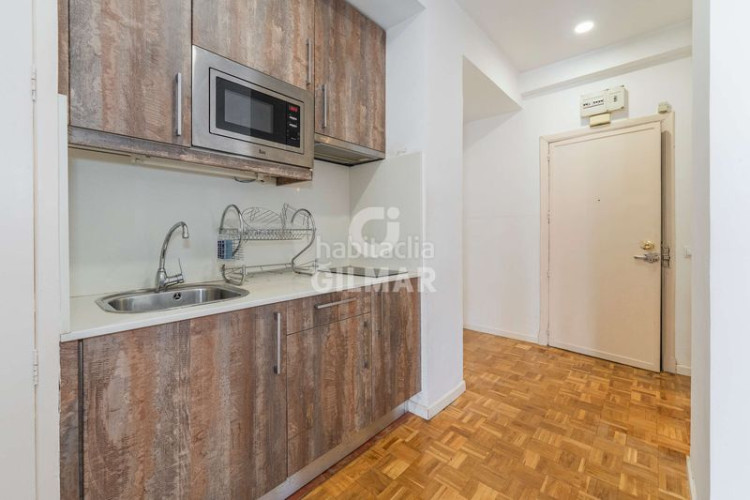 Piso se vende fantástico piso en altura ubicado en el corazón del barrio de Castilla, dentro del distrito de chamartín. con una superf en Madrid