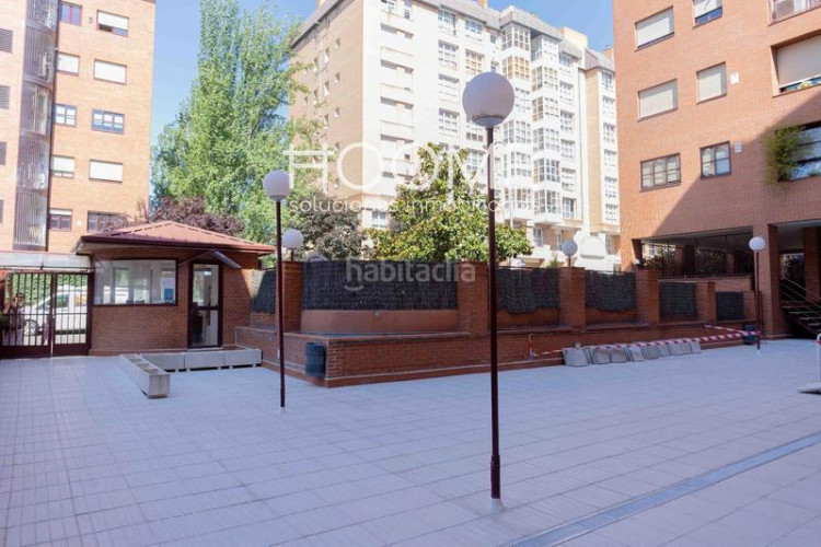 Ático atico con 20 metros de terraza, piscina, garaje opcional, 3 habitaciones 2 baños a estrenar, Castillachamartin en Madrid