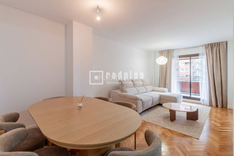 Piso fantástico apartamento en la avenida de burgos en Madrid