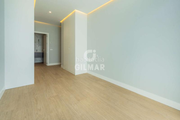 Piso licencia de hospedaje y máxima rentabilidad en el nuevo eje castellana nortese presenta esta exclusiva propiedad con lic en Madrid