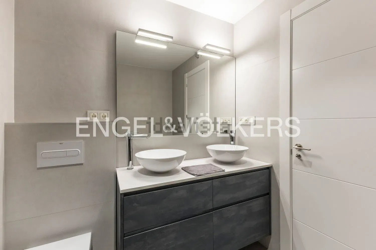 Piso en venta en Avenida de Pío XII