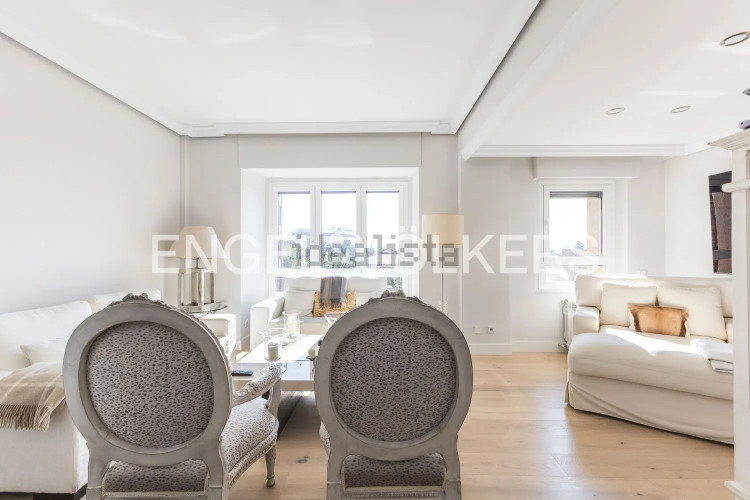 Piso en avenida de Pío XII