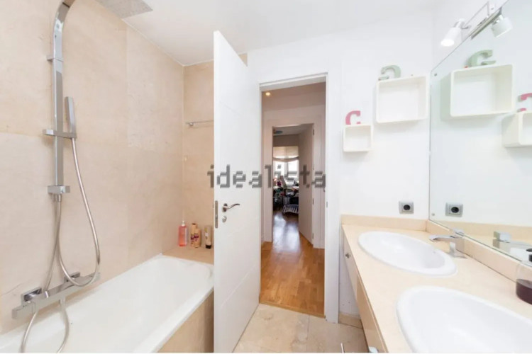 Piso en avenida de Pío XII