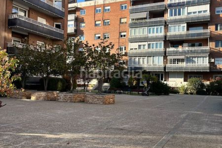 Ático inmejorable oportunidad de 3 habitaciones en Castilla en Madrid